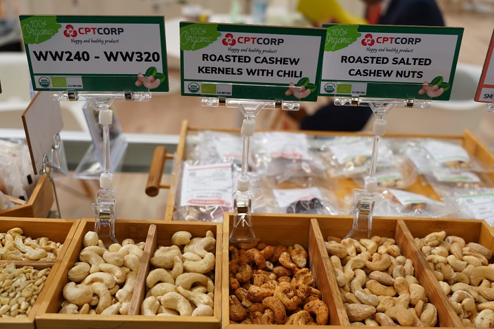cashews